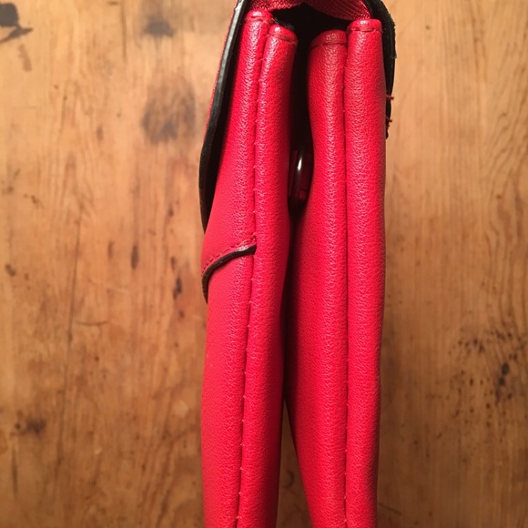 Red Handbag includes shoulder and short straps - Picture 4 of 4